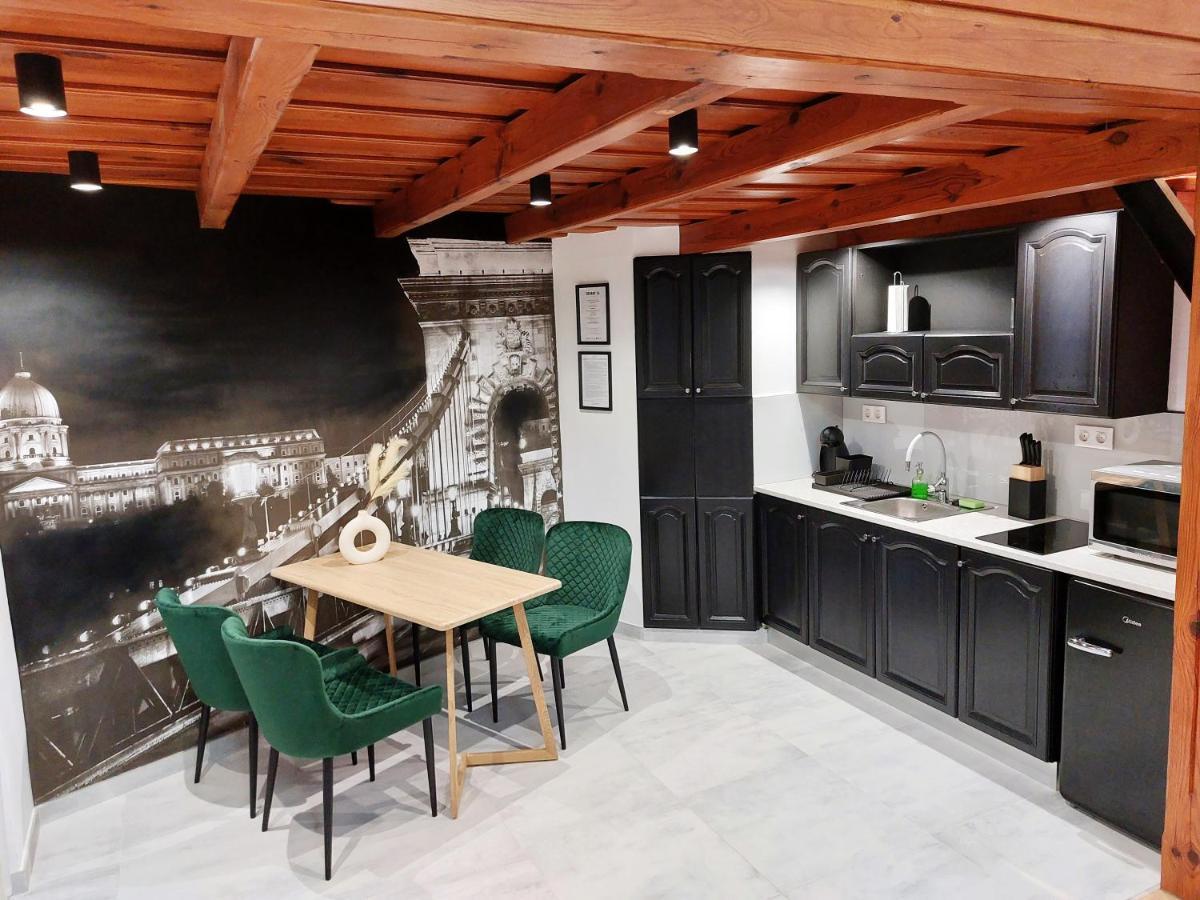 Square 16 Apartman - Absolutely Central Location With Self Check In 솜버트헤이 외부 사진